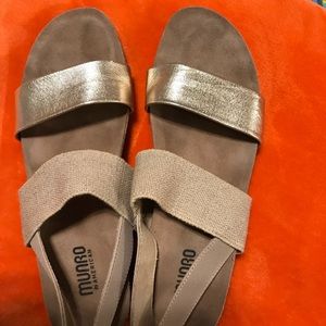 Munro Pisces sandals